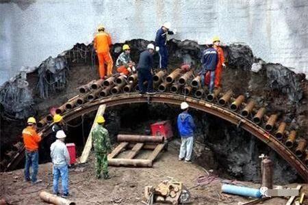 陕西隧道钢花管支护案例